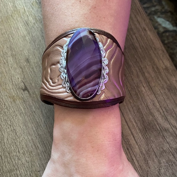 Vintage Genuine large Purple Agate and Leather cuff bracelet - Picture 5 of 5